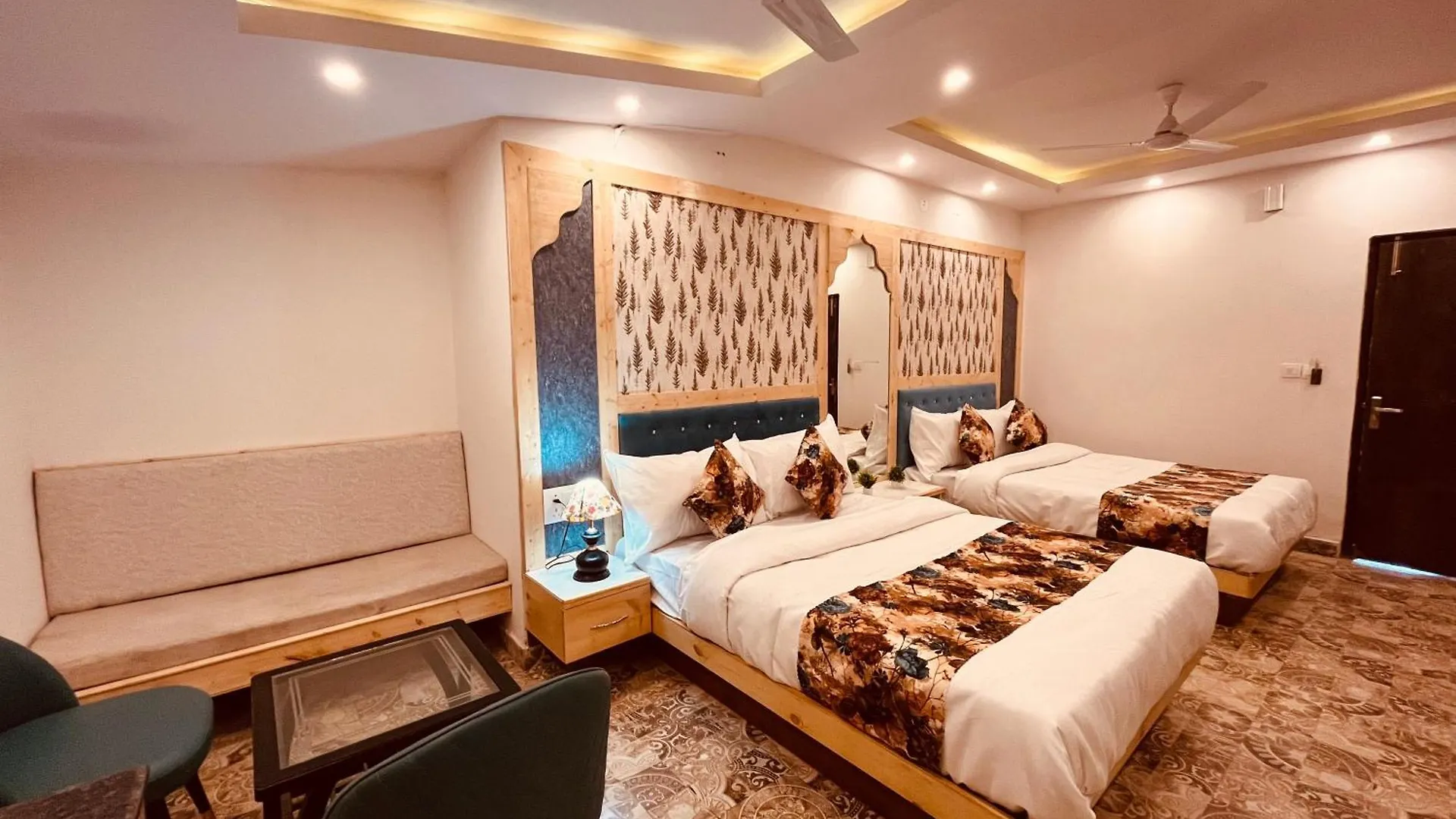 Pinerock Resort Best Selling Property In Mussoorie ! Luxury Rooms ! Mountain View ! Open Terrace ! Cafe ! Parking !