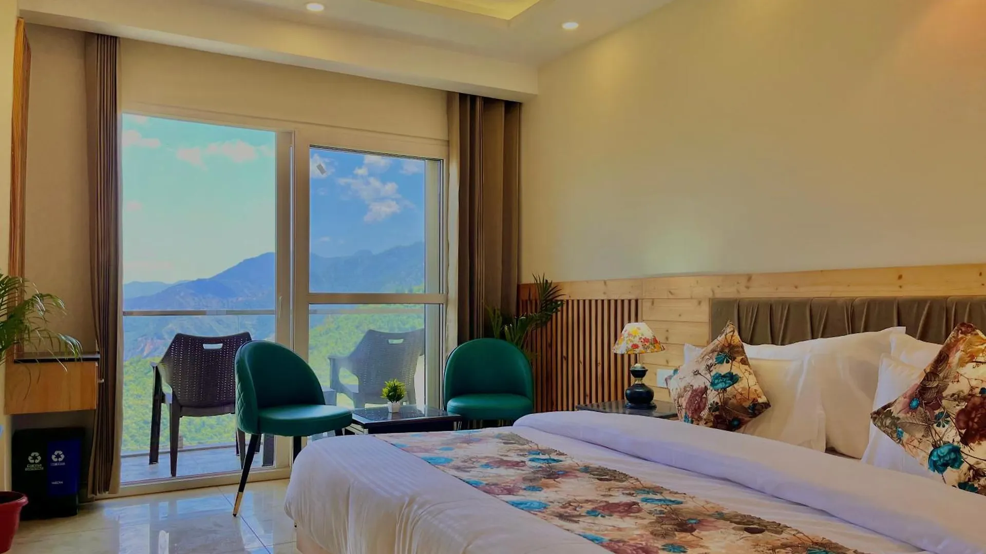 **** فندق Pinerock Resort Best Selling Property In Mussoorie ! Luxury Rooms ! Mountain View ! Open Terrace ! Cafe ! Parking ! الهند