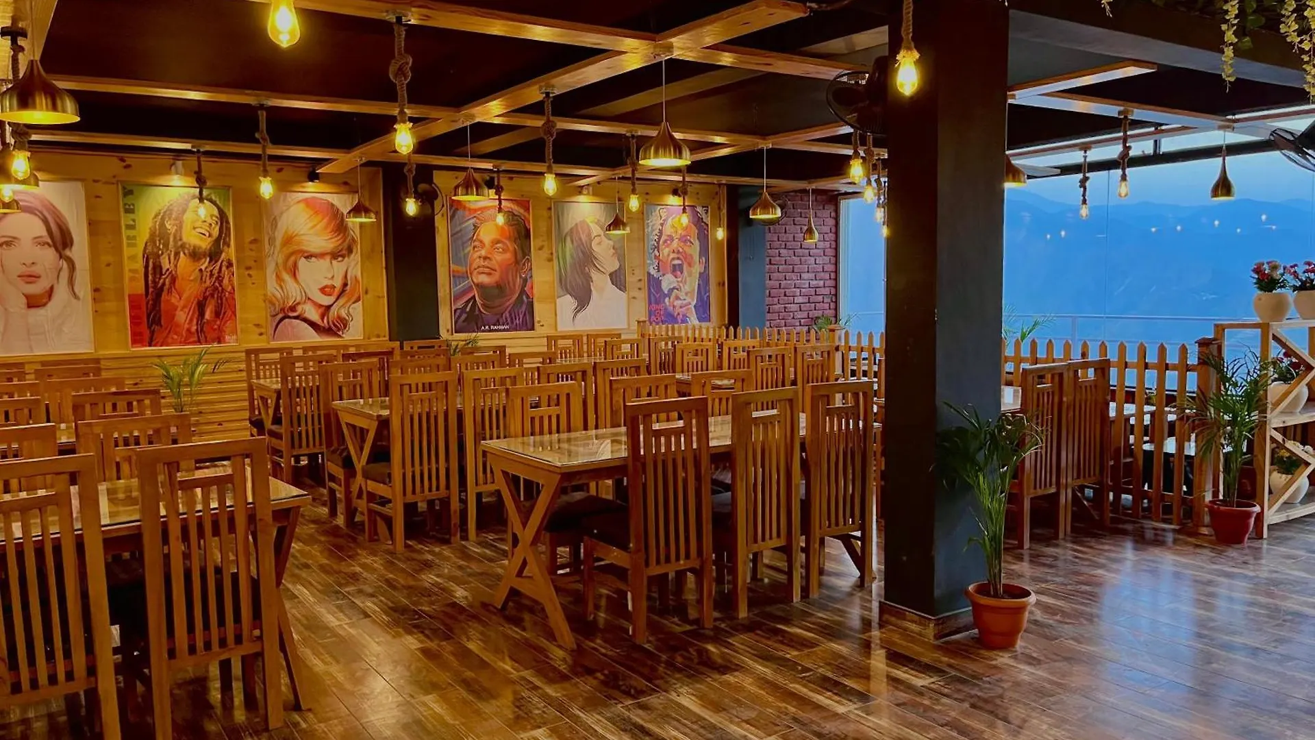 Pinerock Resort Best Selling Property In Mussoorie ! Luxury Rooms ! Mountain View ! Open Terrace ! Cafe ! Parking ! Hotel