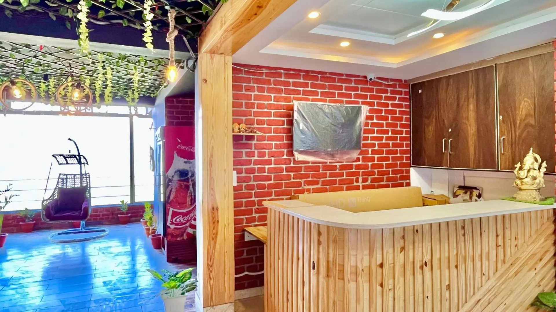 Pinerock Resort Best Selling Property In Mussoorie ! Luxury Rooms ! Mountain View ! Open Terrace ! Cafe ! Parking !