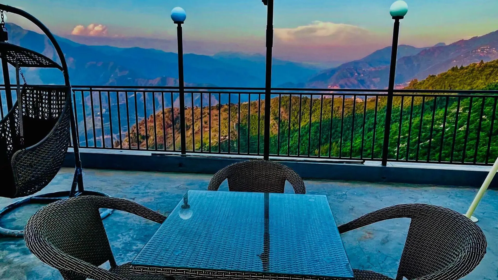 Pinerock Resort Best Selling Property In Mussoorie ! Luxury Rooms ! Mountain View ! Open Terrace ! Cafe ! Parking !