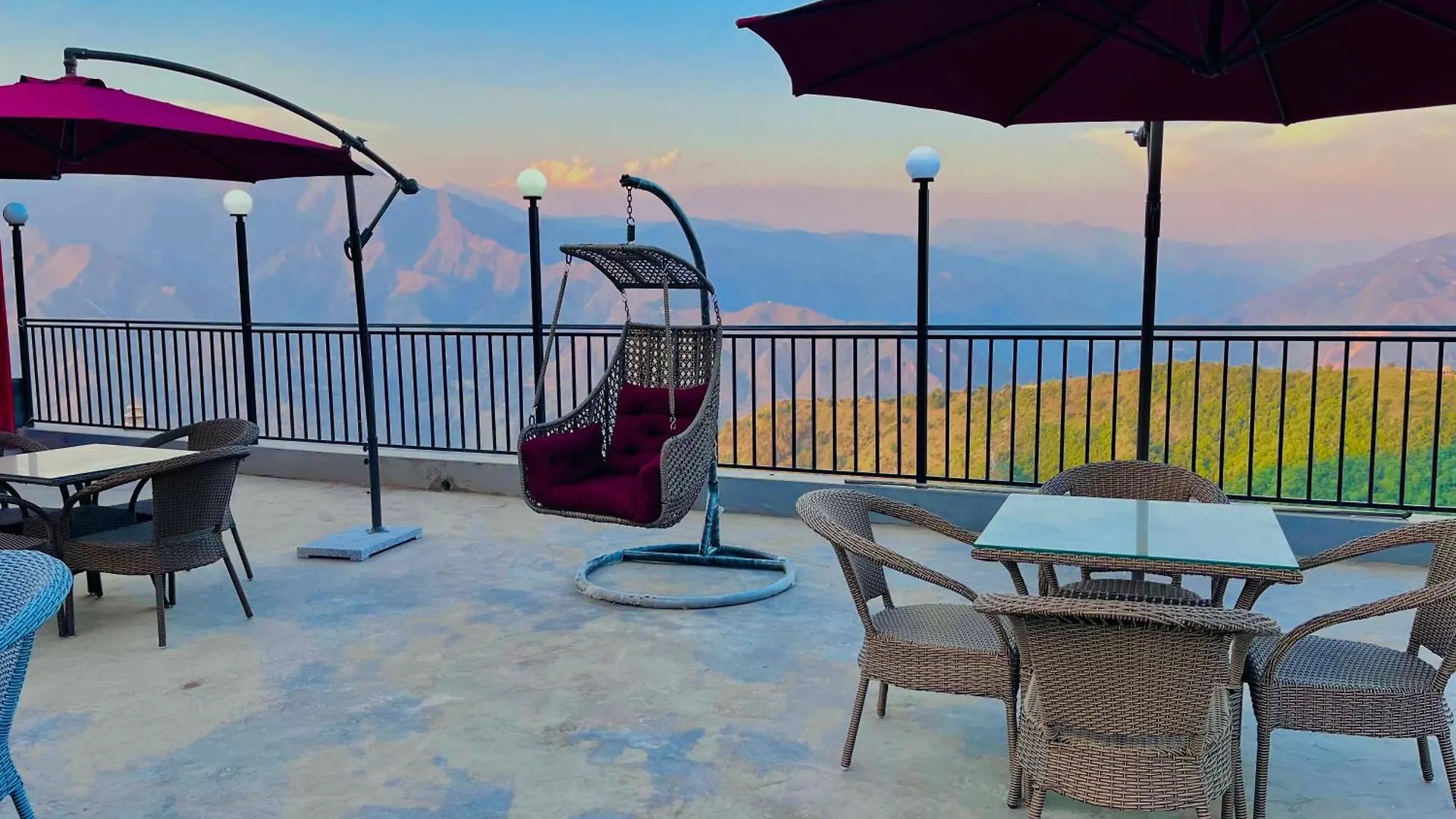 Hotel Pinerock Resort Best Selling Property In Mussoorie ! Luxury Rooms ! Mountain View ! Open Terrace ! Cafe ! Parking !