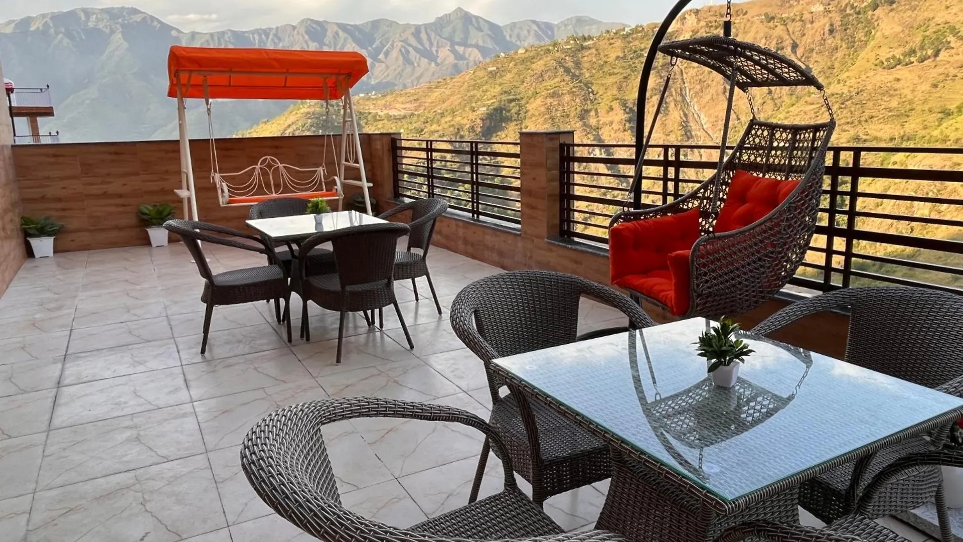 Pinerock Resort Best Selling Property In Mussoorie ! Luxury Rooms ! Mountain View ! Open Terrace ! Cafe ! Parking ! 4*,  India